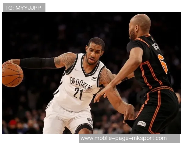 卡梅隆托马斯在进攻中偏爱持球突破而非迅速决策的表现分析 卡梅隆托马斯在进攻中偏爱持球突破而非迅速决策的表现分析